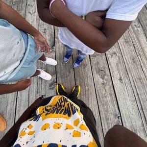 Meet your Posher, Bra'vion